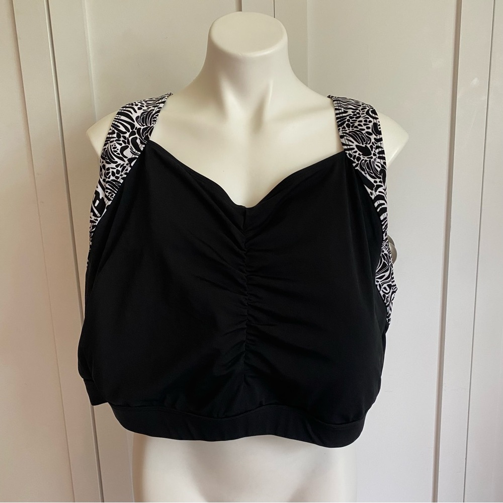 Used in Great Condition Junonia Black and White Plus Size (6X) Swim Bra/Crop Top